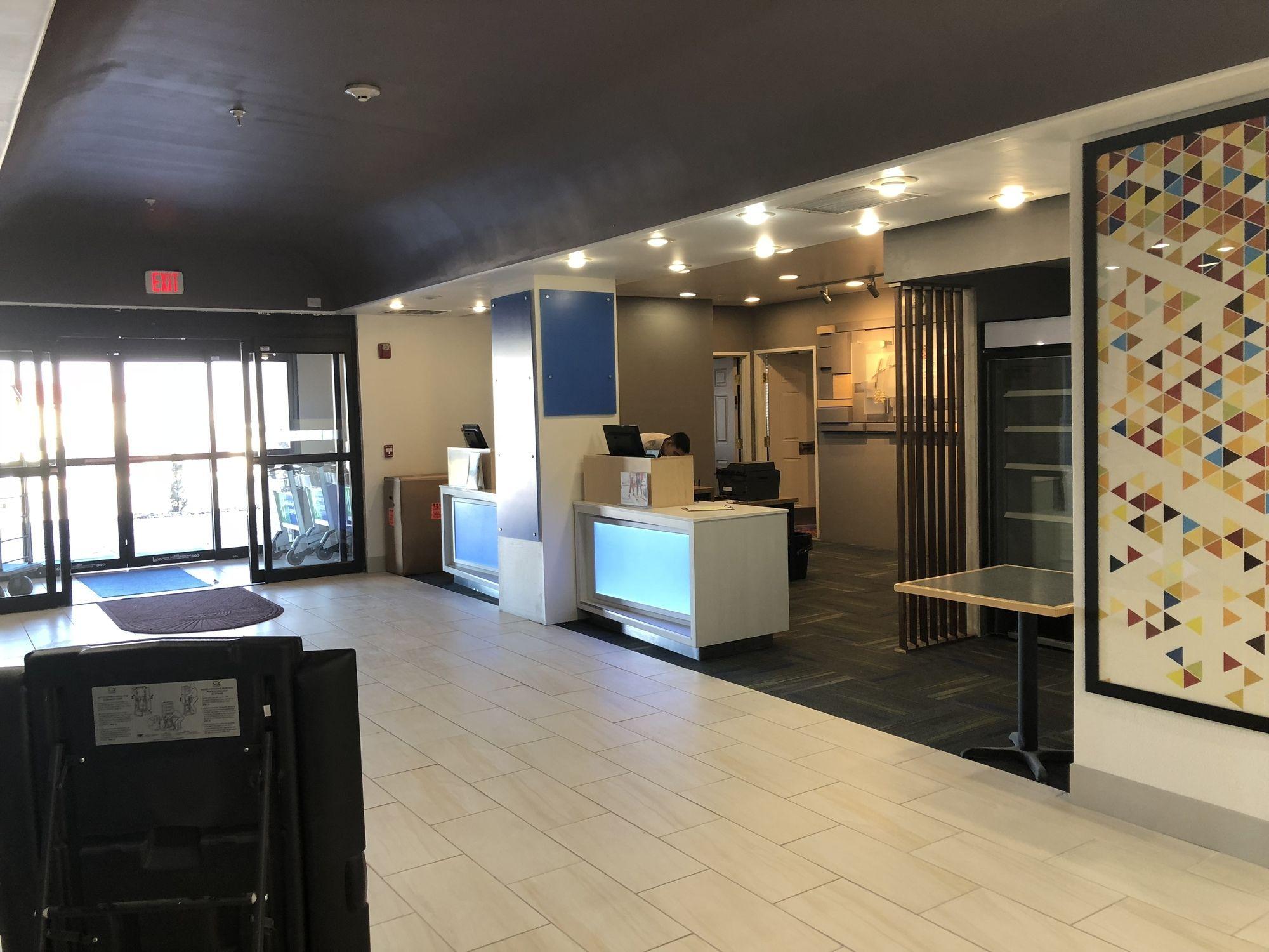 Holiday Inn Express Santa Rosa By Ihg Exterior photo