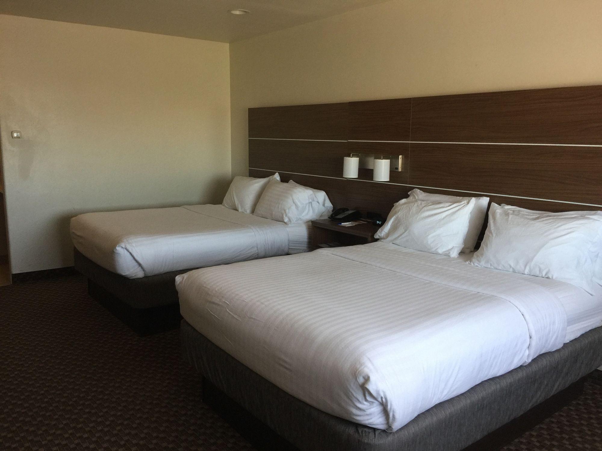 Holiday Inn Express Santa Rosa By Ihg Exterior photo